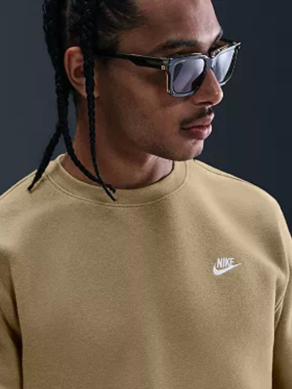 Nike Fleece Crewneck Pullover Sweatshirt in Tan - Size Medium